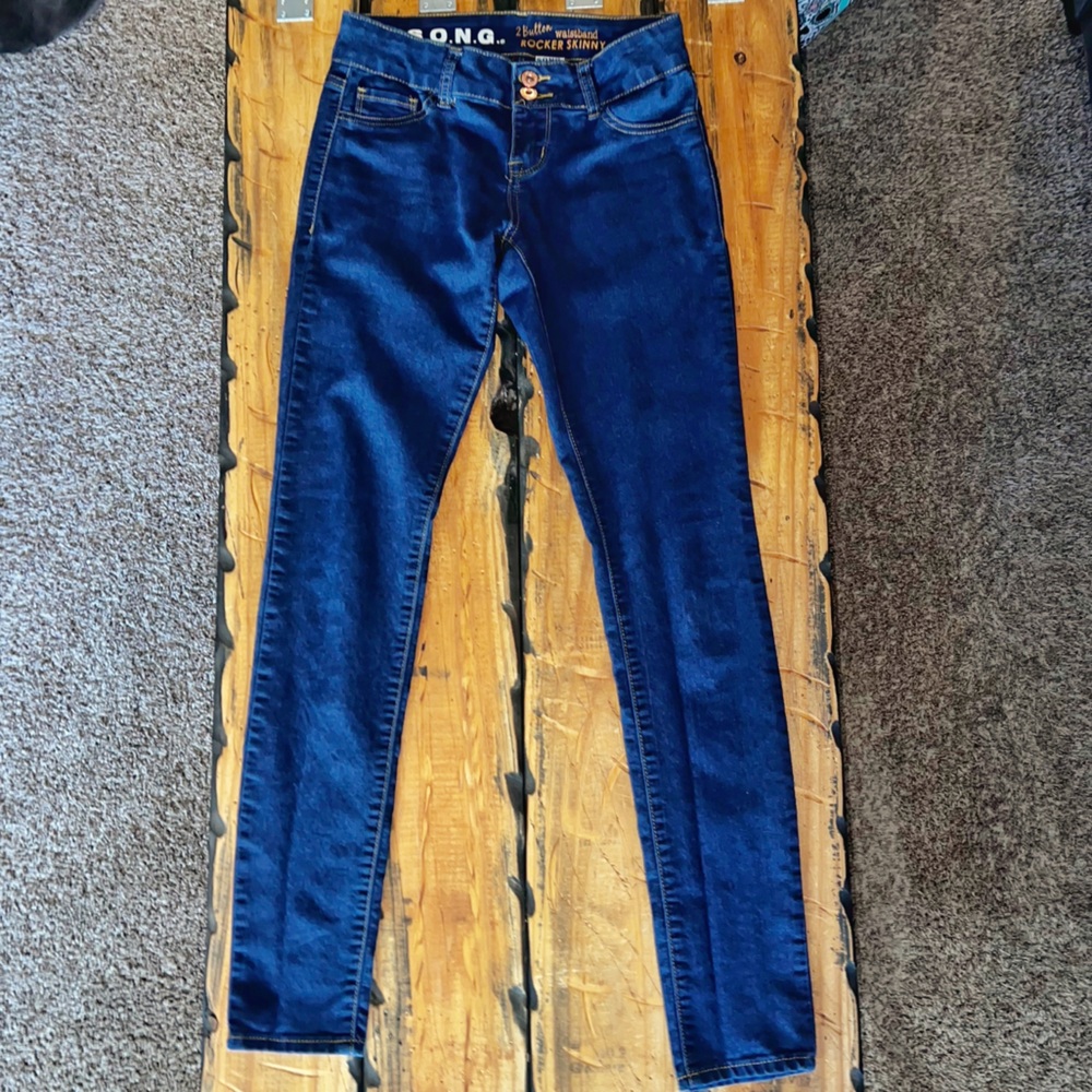 S.O.N.G. Song 2 button waist and rocker skinny jeggings size 1/25!!